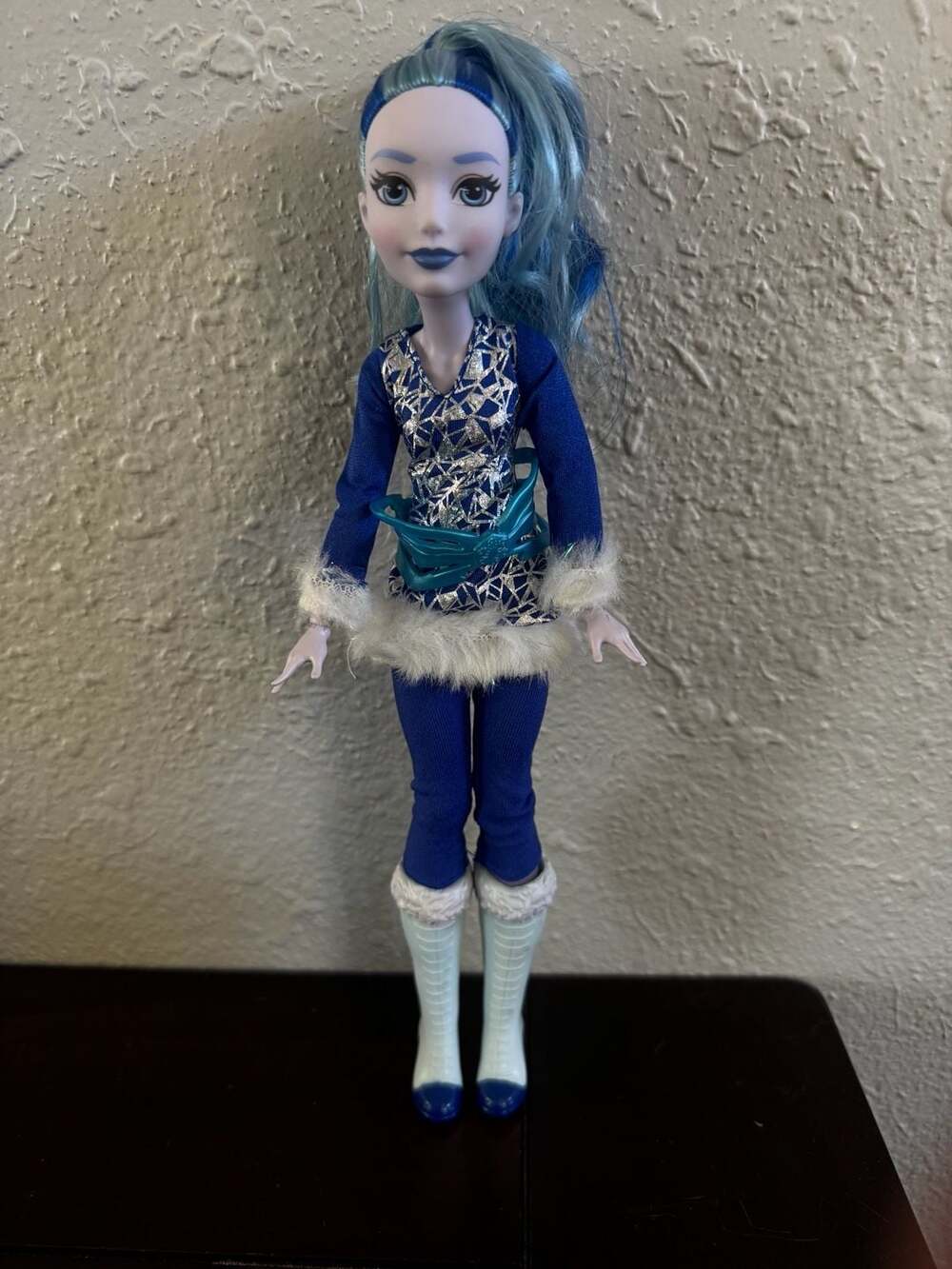 Mattel DC Super Hero Girls Frost 12 Inch Fashion Doll Blue Outfit